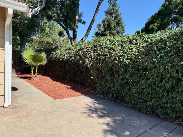 2001 Newport Drive, Pittsburg, CA 94565
