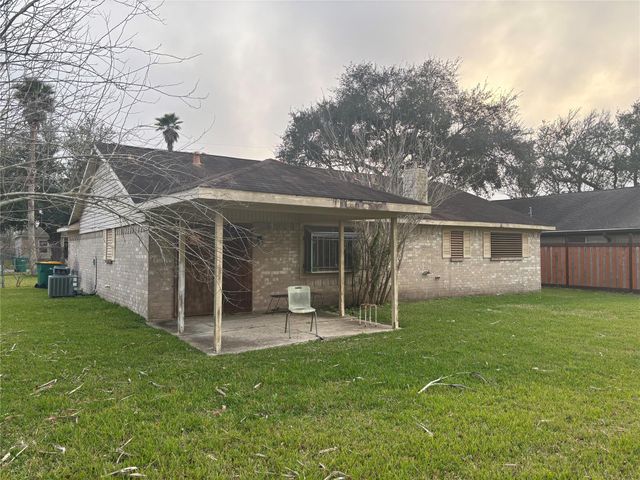 4816 Partridge Street, La Marque, TX 77568