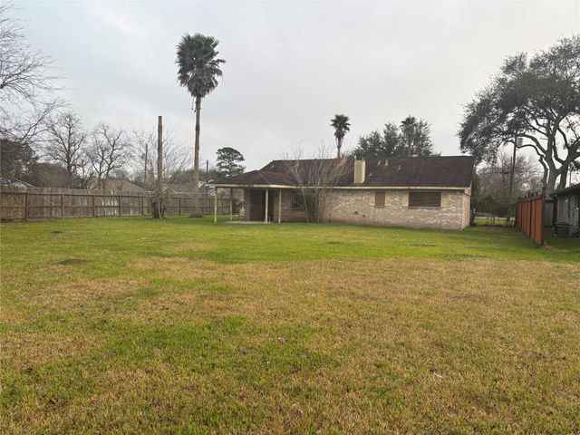 4816 Partridge Street, La Marque, TX 77568