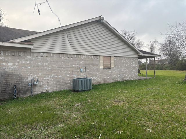 4816 Partridge Street, La Marque, TX 77568