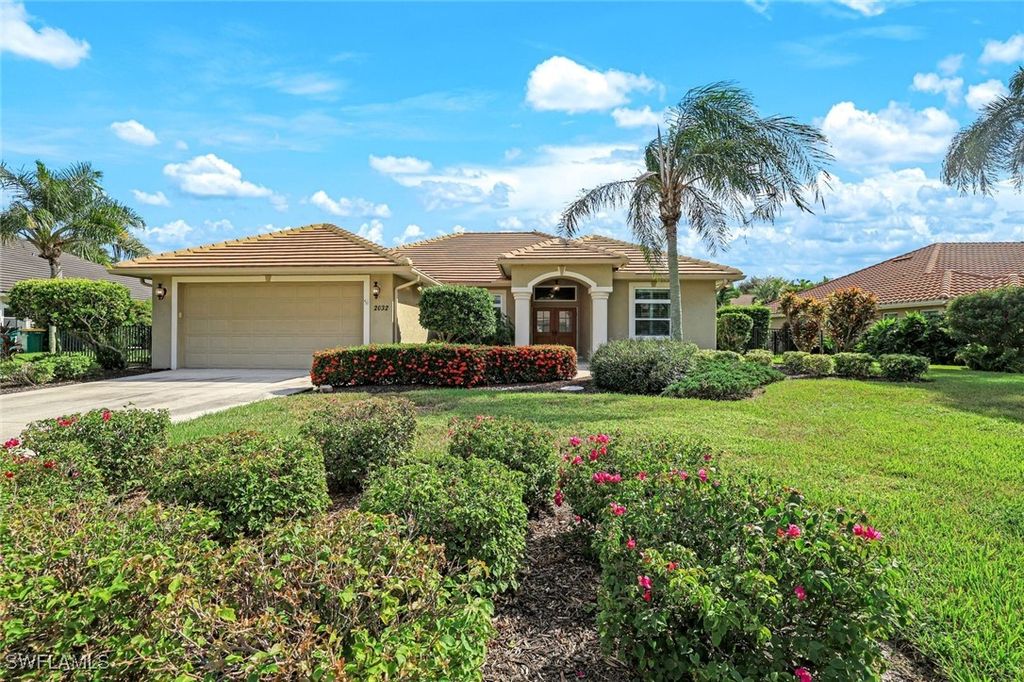2032 Castle Garden LN, Naples, FL 34110