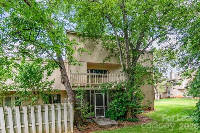 8005 Horse Chestnut Lane, Charlotte, NC 28277