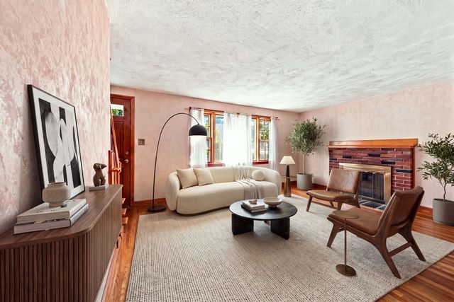 125 Whitehall St, Dedham, MA 02026