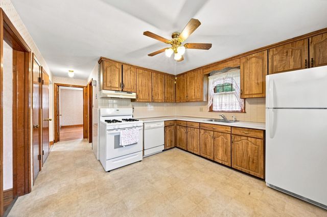 125 Whitehall St, Dedham, MA 02026