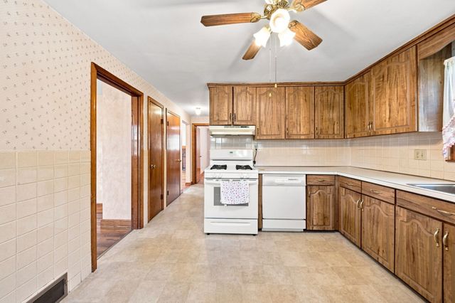 125 Whitehall St, Dedham, MA 02026