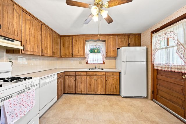 125 Whitehall St, Dedham, MA 02026