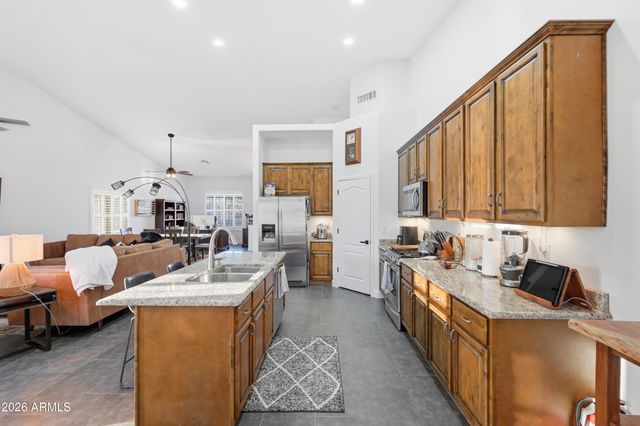 221 E APPALOOSA Court, Gilbert, AZ 85296