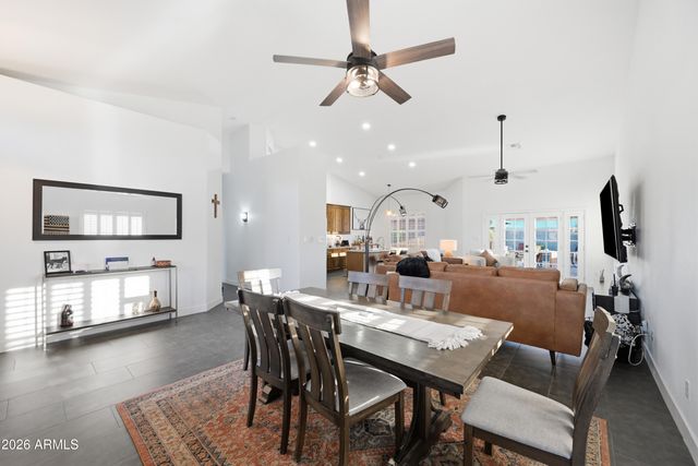 221 E APPALOOSA Court, Gilbert, AZ 85296