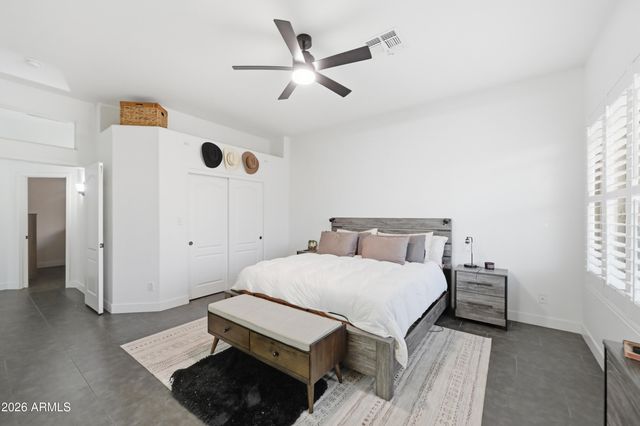 221 E APPALOOSA Court, Gilbert, AZ 85296