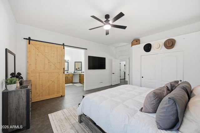 221 E APPALOOSA Court, Gilbert, AZ 85296