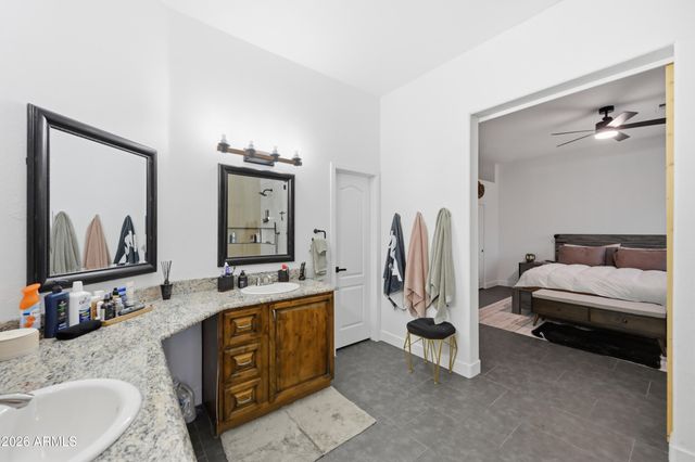 221 E APPALOOSA Court, Gilbert, AZ 85296