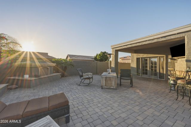 221 E APPALOOSA Court, Gilbert, AZ 85296