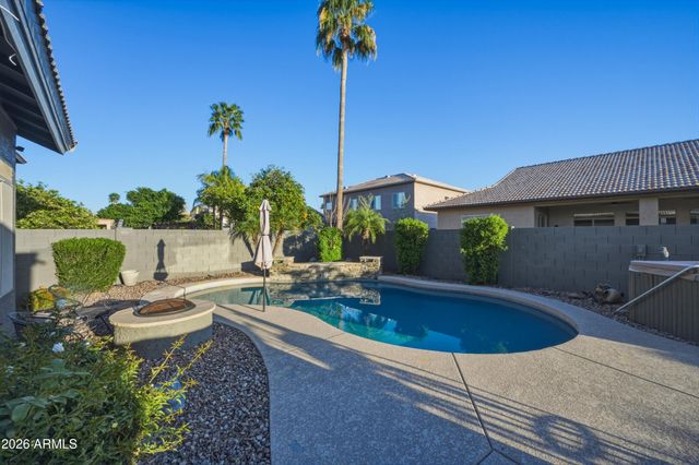 221 E APPALOOSA Court, Gilbert, AZ 85296