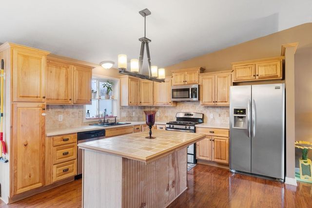 8196 Custers Trail, Inver Grove Heights, MN 55076