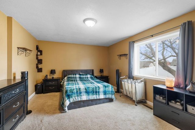 8196 Custers Trail, Inver Grove Heights, MN 55076