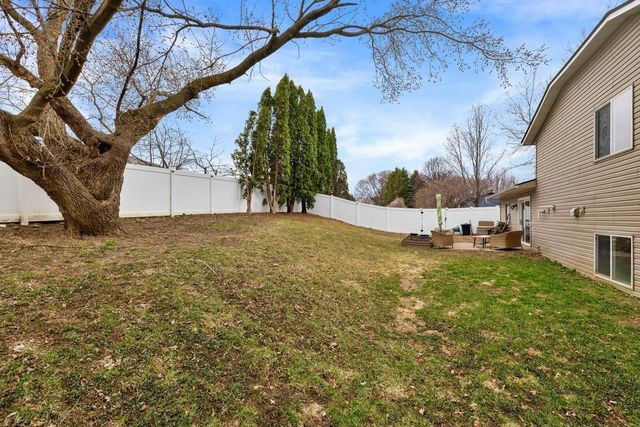 8196 Custers Trail, Inver Grove Heights, MN 55076