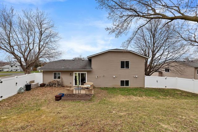 8196 Custers Trail, Inver Grove Heights, MN 55076