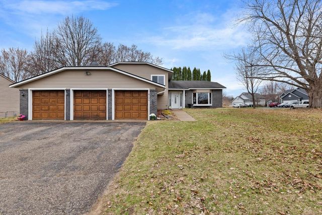 8196 Custers Trail, Inver Grove Heights, MN 55076