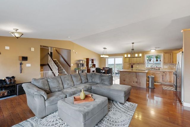 8196 Custers Trail, Inver Grove Heights, MN 55076