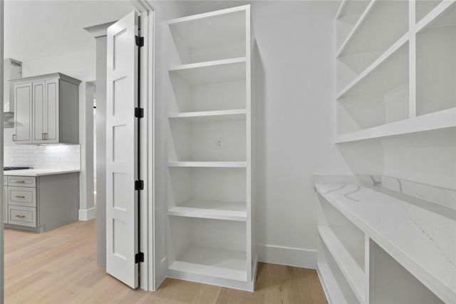 319 Akaloa DR, Bastrop, TX 78602