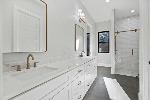 319 Akaloa DR, Bastrop, TX 78602