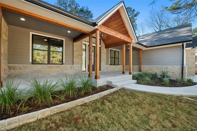 319 Akaloa DR, Bastrop, TX 78602