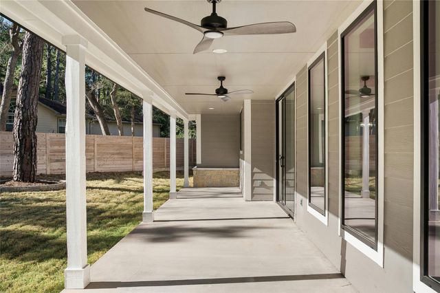 319 Akaloa DR, Bastrop, TX 78602