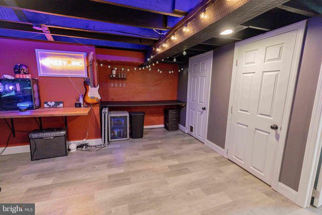 235 N KING ST, Denver, PA 17517