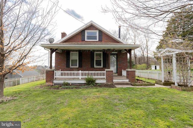 235 N KING ST, Denver, PA 17517