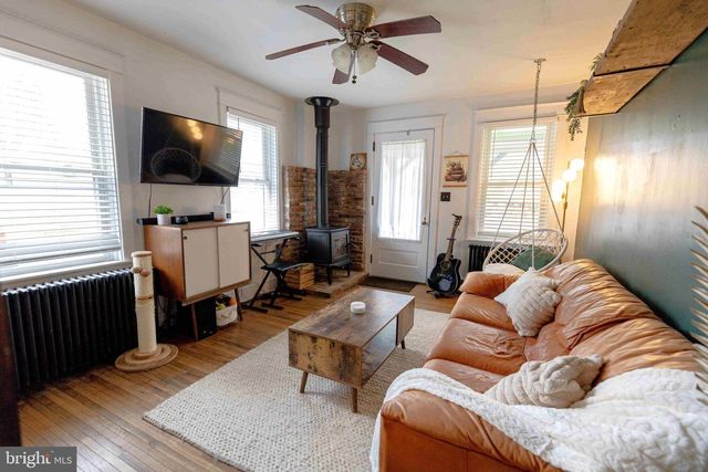235 N KING ST, Denver, PA 17517
