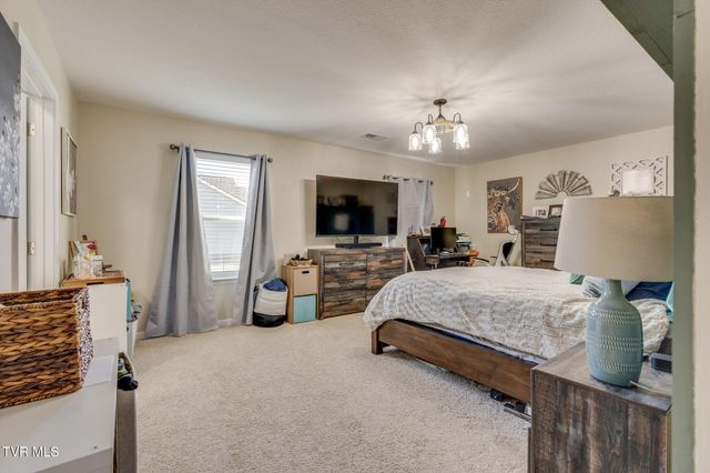 2330 Evarts Hill Drive, Kingsport, TN 37664