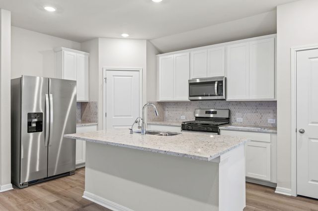 125 Zinnia LN, Hutto, TX 78634
