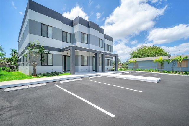 309 NW 7th Ct 1, Hallandale Beach, FL 33009