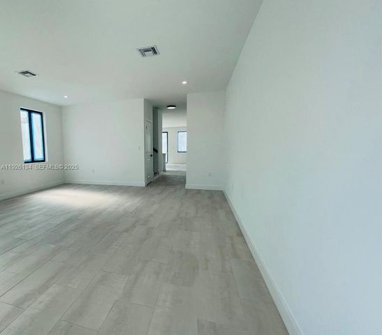 309 NW 7th Ct 1, Hallandale Beach, FL 33009