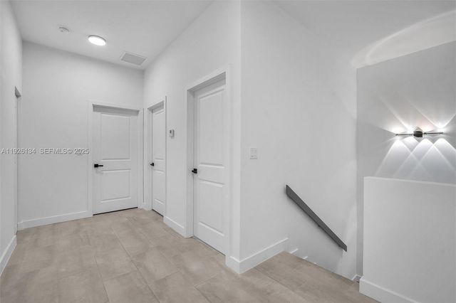 309 NW 7th Ct 1, Hallandale Beach, FL 33009