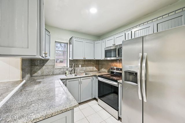 6332 BADNUR Drive, Jacksonville, FL 32210