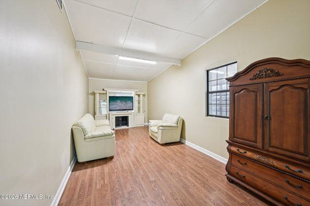 6332 BADNUR Drive, Jacksonville, FL 32210