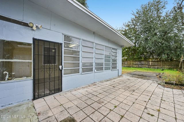 6332 BADNUR Drive, Jacksonville, FL 32210