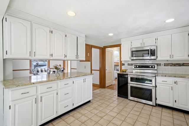 9 Balfour St, Lexington, MA 02421