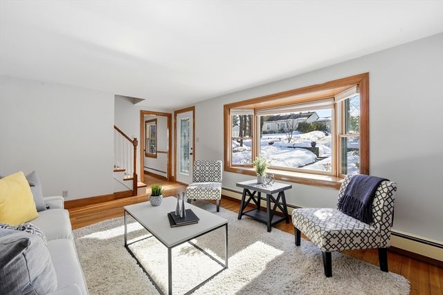 9 Balfour St, Lexington, MA 02421