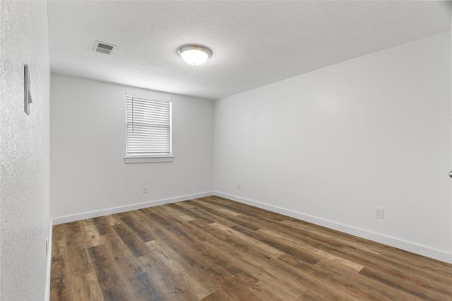 118 Waterwood Drive, Huffman, TX 77336