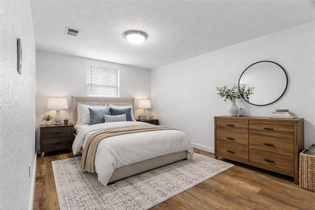 118 Waterwood Drive, Huffman, TX 77336