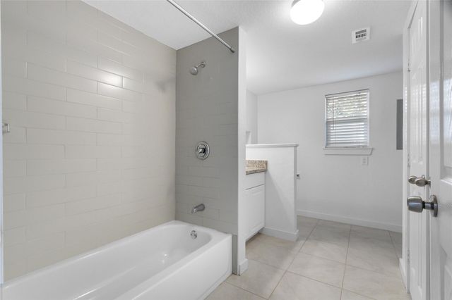 118 Waterwood Drive, Huffman, TX 77336