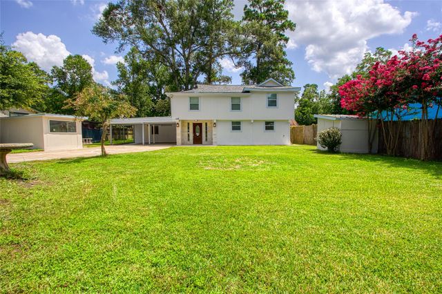 118 Waterwood Drive, Huffman, TX 77336