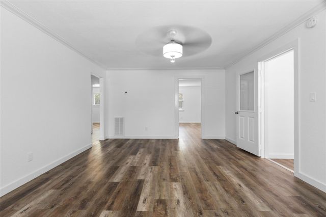 118 Waterwood Drive, Huffman, TX 77336