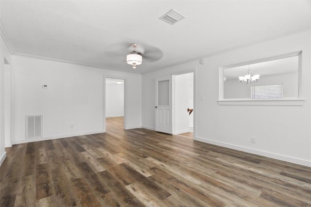 118 Waterwood Drive, Huffman, TX 77336