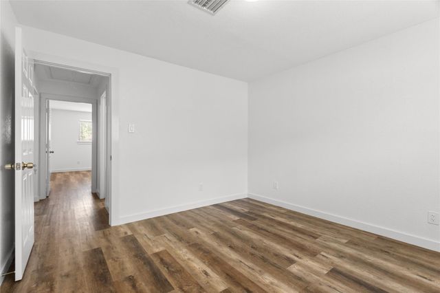 118 Waterwood Drive, Huffman, TX 77336