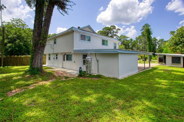 118 Waterwood Drive, Huffman, TX 77336