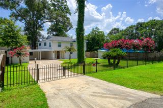 118 Waterwood Drive, Huffman, TX 77336