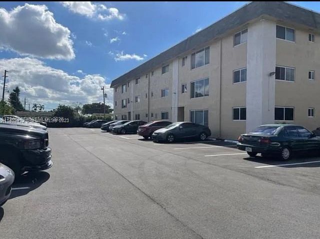 7910 Taft St 107, Pembroke Pines, FL 33024